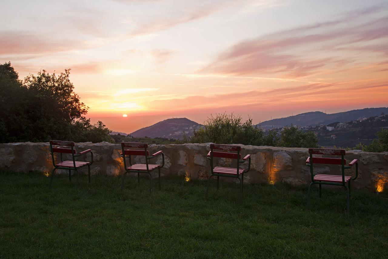 Bkerzay Hotel Baakleen Bagian luar foto